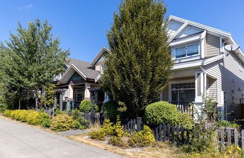3 bedroom spacious private basement suite
