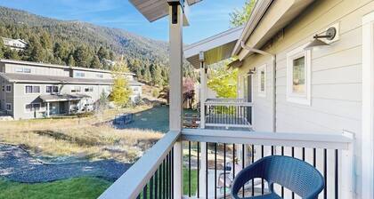 Immaculate Condo Near Meadow Village | New Carpet, Mountain Views & Dog-Friendly