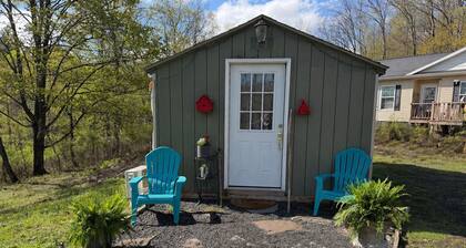 1 bedroom barn in quaint Cairo with cool AC breeze