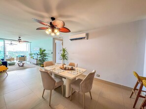 Dining - Stunning Beachfront Condo in P.H. Bahia (Nueva Gorgona)