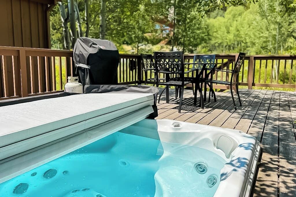 Bain à remous extérieur