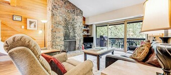 Inviting condo in the heart of Teton Village w/deck, shared pool/hot tub, tennis