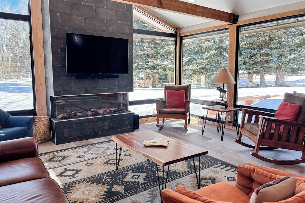 TV, fireplace, DVD player