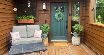 Wilderness retreat near Grand Teton with sprawling deck, children's items & W/D