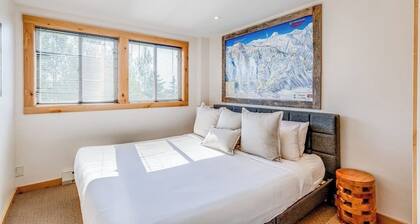 Second-floor condo 1/2 mile to lifts with ski shuttle, pool, hot tubs & tennis