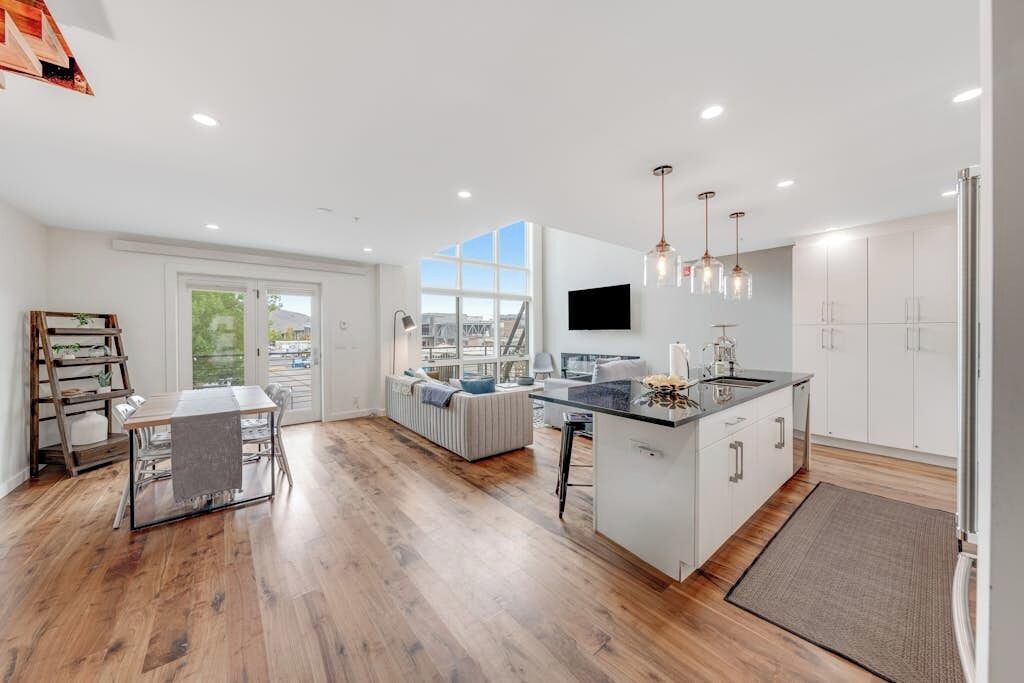 Mtn-view Downtown Condo With Balcony, Fireplace, Streaming, Washer/dryer, Ac - Jackson, WY