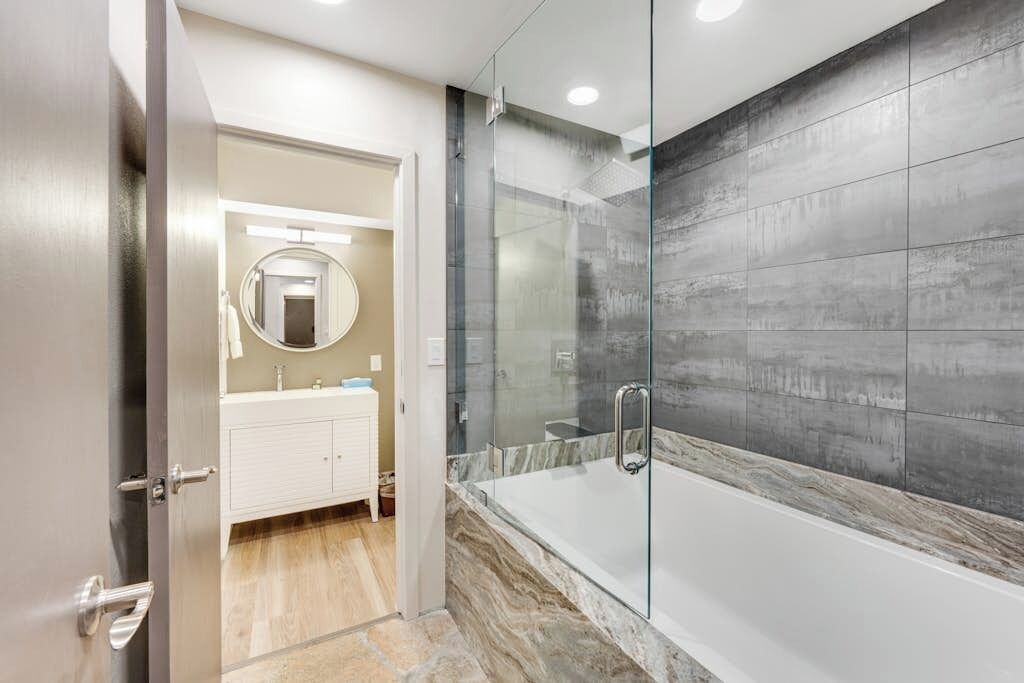 Shower, towels