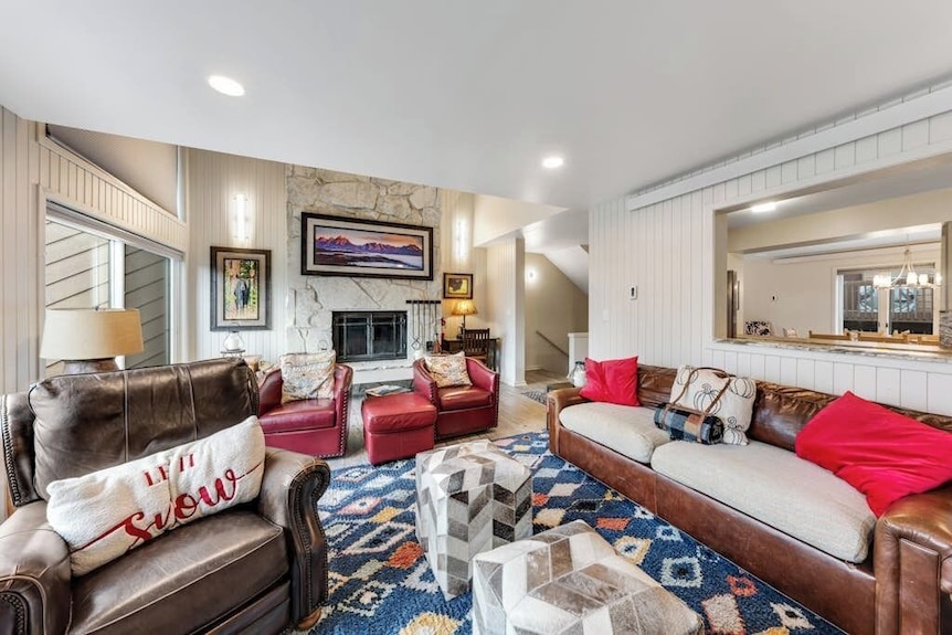 Dog-friendly Condo With Pool, 3 Tennis Courts, Hot Tub, & Fireplace - Jackson, WY
