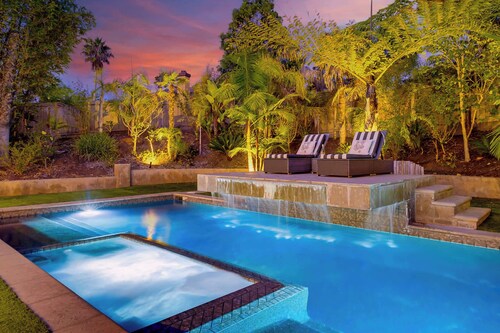 **NEW**Backyard Dream - 5BR l Pool l Spa