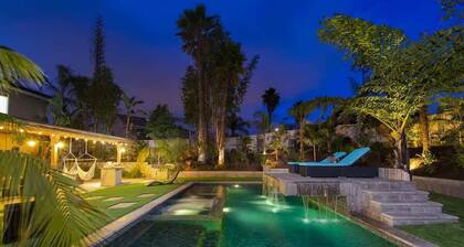 **NEW**Backyard Dream - 5BR l Pool l Spa