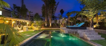 **NEW**Backyard Dream - 5BR l Pool l Spa
