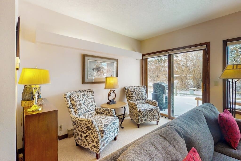 Upscale Jackson Townhouse With Sauna, Deck, Bbq, Wifi, And Mountain Comfort - Jackson, WY