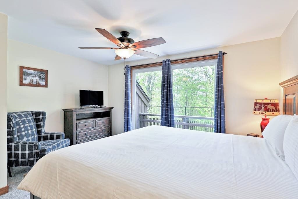 Iron/ironing board, WiFi (free), bed sheets