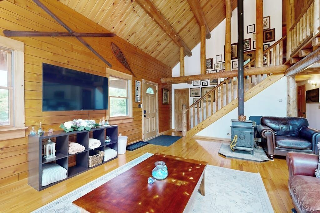 Private 2br Waterfront Home, Hot Tub, Pool Table, Sandy Beach, Bbq, W/d, Wifi - Westbrook, ME