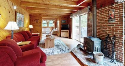 Rustic 2-story cabin near Saco River w/ views & firepit