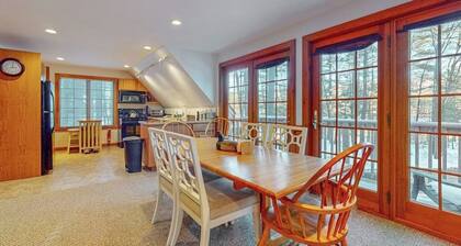 Charming Lakefront Apartment with Stunning Views and Cozy Amenities