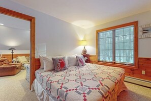 Iron/ironing board, free WiFi, bed sheets - Charming Lakefront Apartment with Stunning Views and Cozy Amenities (Denmark)