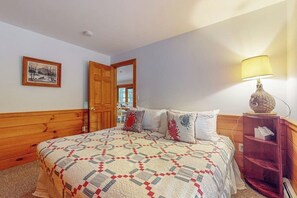 Iron/ironing board, free WiFi, bed sheets