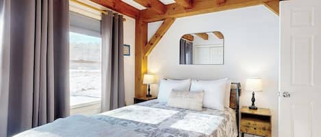 1 bedroom, iron/ironing board, Internet, bed sheets