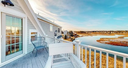 Lovely oceanfront home with balcony, central AC, & washer/dryer