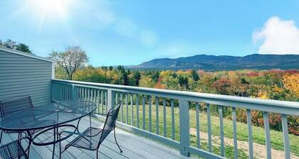 Scenic year-round retreat with amazing mountain views & tennis courts