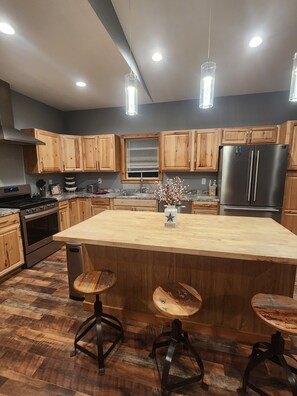Private kitchen - American Dream is a Cozy 2-bedroom bungalow in charming Loon Lake with AC (Loon Lake)