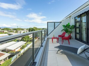 Terrace/patio - Atea Pearl – Top-floor one-bedroom apartment with views (Pirae)