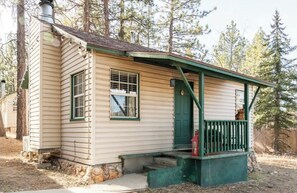 Exterior - Mad for Plaid at Cabin 9 in Lakewood Cabins Near Village (Big Bear Lake)