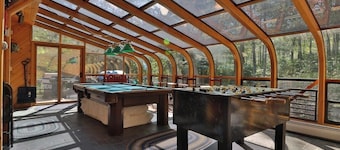 Stunning Ski Lodge with Mountain Views & Epic Game Room - Walk to Resort