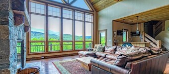 Stunning mountain-view estate with private pool & hot tub - near slopes