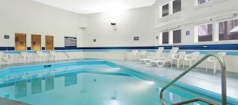 Ski-in/ski-out condo with shared pool & hot tub - steps away from ski lift