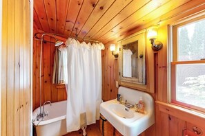 Shower, towels - Lakefront cabin with shared firepit & access to Sebago Lake (Standish)