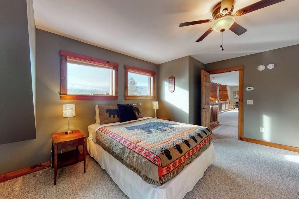 5 bedrooms, free WiFi, bed sheets