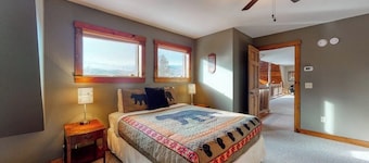 Secluded dog-friendly getaway with hot tub, game room, firepit, mountain views