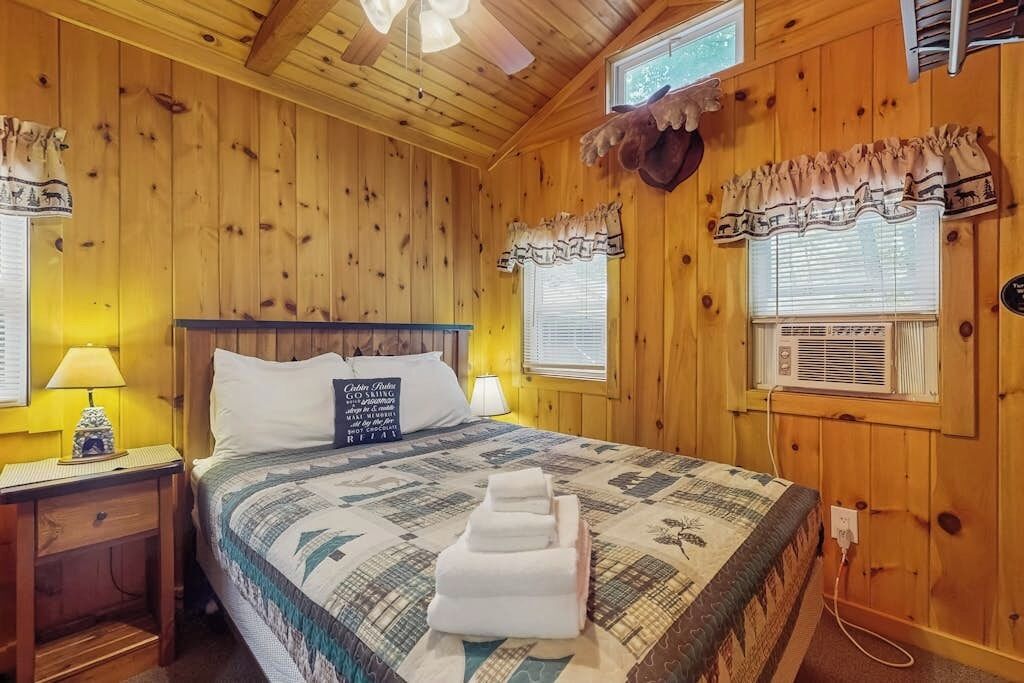 1 bedroom, internet, bed sheets