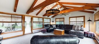 Lakehouse home with private dock, firepit, grill, kayaks and canoes