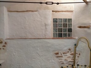 Interior - Renovated historic house in the center of Vva.de los Infantes. Groups and couples. (Villanueva de los Infantes)