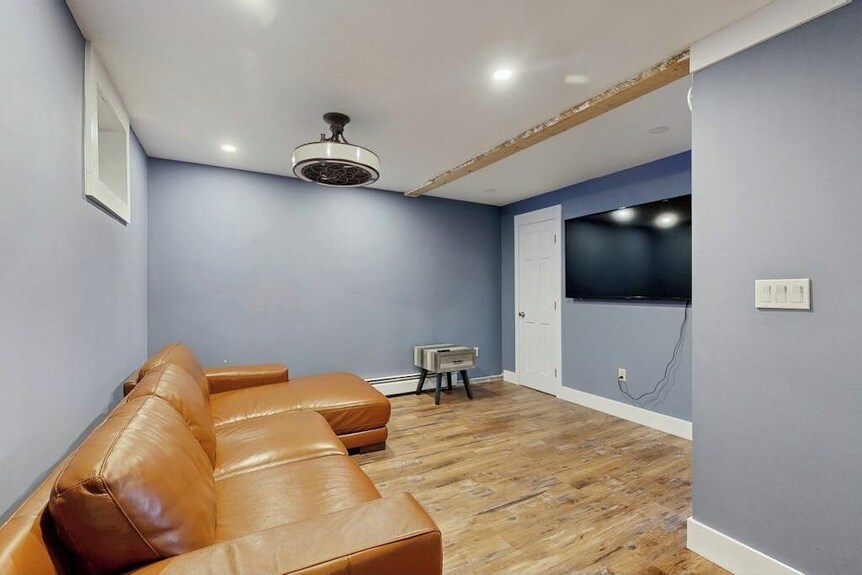 Awesome Mountain Chalet With A Hot Tub, Fire Pit, And Room For The Whole Family - Maine