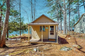 Exterior - Refurbished waterfront 1950s cabin with sauna, firepit, grill & kayaks - dogs ok (Raymond)