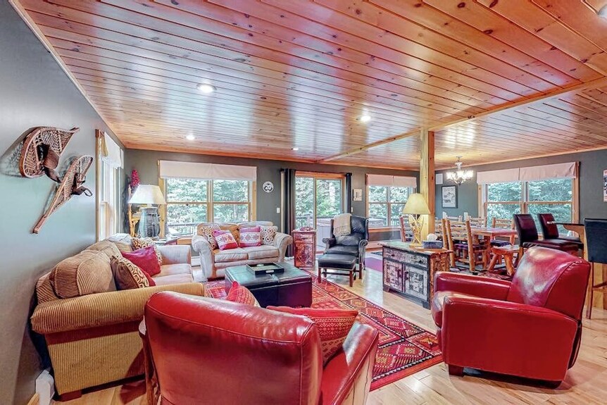 Log Cabin 1 Mile From Sunday River With Hot Tub, Fireplace & Ping-pong - Maine