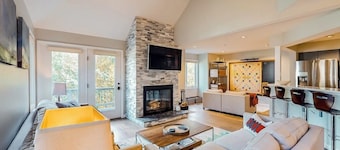 Ski-in/out, dog-friendly townhome with mountain views, hot tub & pool