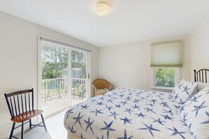 4 bedrooms, desk, free WiFi, bed sheets - Charming cottage with outdoor space, full kitchen, & WiFi - near beach (Kennebunkport)