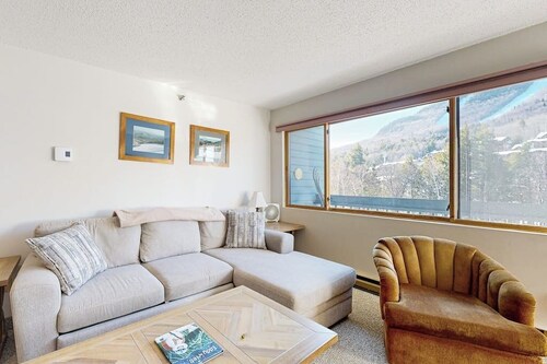 Cozy Studio with Slopeside Access, Pool, Sauna, and Mountain Views