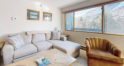 Cozy Studio with Slopeside Access, Pool, Sauna, and Mountain Views