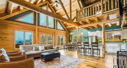 Cedar log home w/ large deck, game room, views & skiing nearby