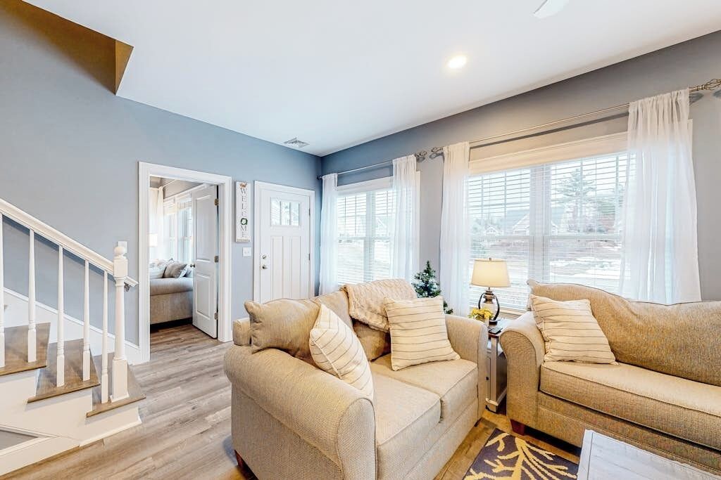 Polished Home Near The Kennebunks With Pool, Gym & Game Room - Maine