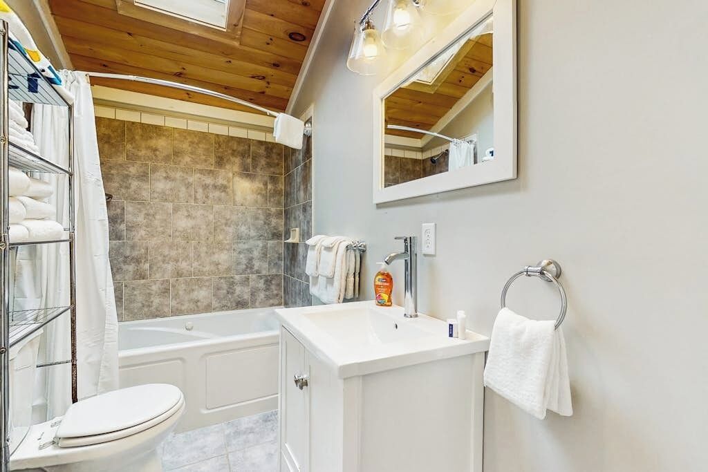 Shower, towels