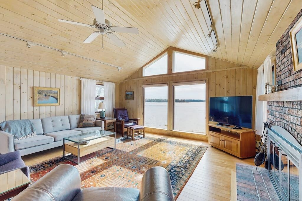 Waterfront Home With Furnished Deck, Ocean Views, & Full Kitchen - ブランズウィック, ME