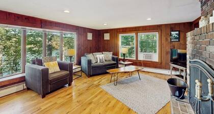 Lakefront home with seasonal dock & deck - close to trails & ocean beaches