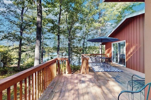 Lakefront home with seasonal dock & deck - close to trails & ocean beaches